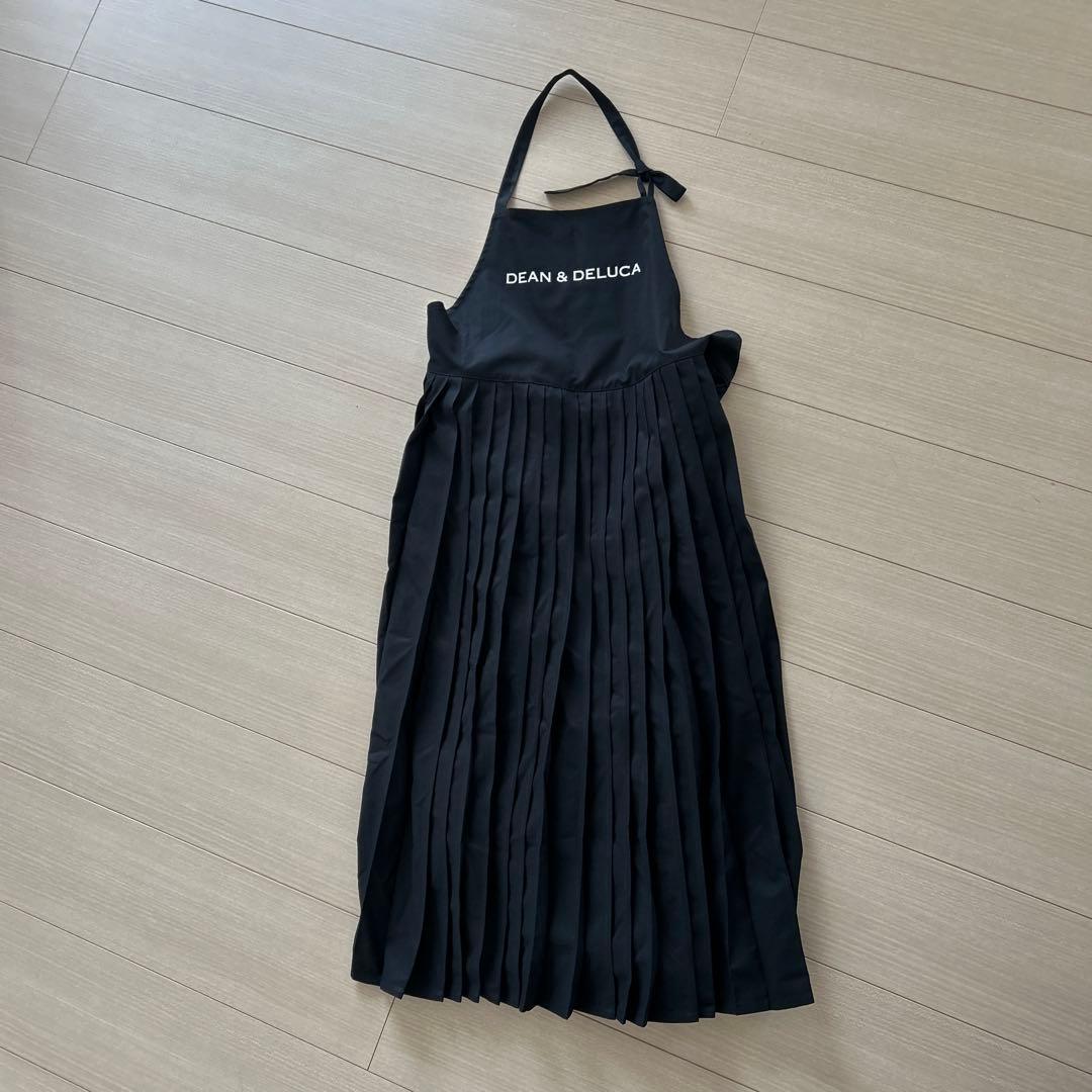 DEAN & DELUCA 黒 プリーツエプロン　タグ付き DEAN & DELUCA 黒 プリーツエプロン タグ付き DEAN & DELUCA 黒